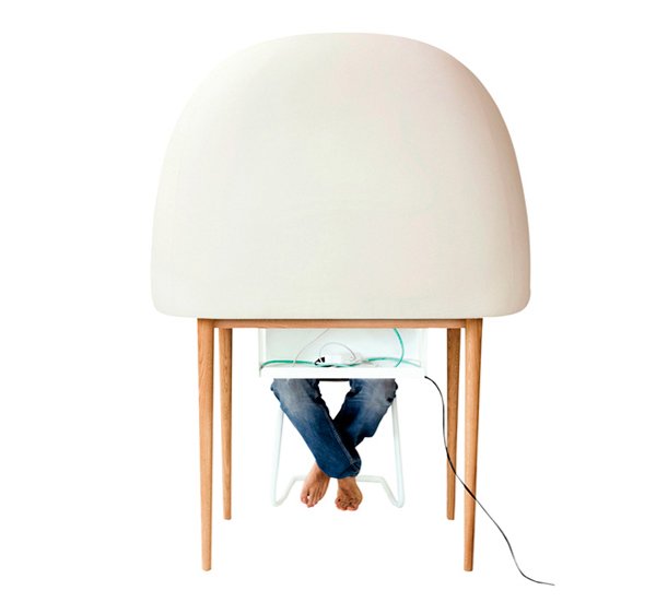 Escritorio Rewrite de GamFratesi, equipamiento para el trabajo