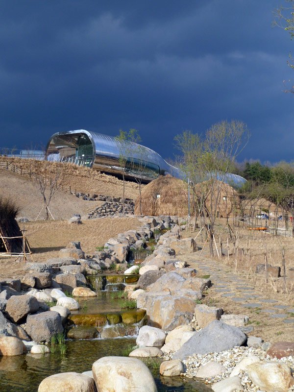 X-TU Architects, Museo de la Prehistoria de Jeongok