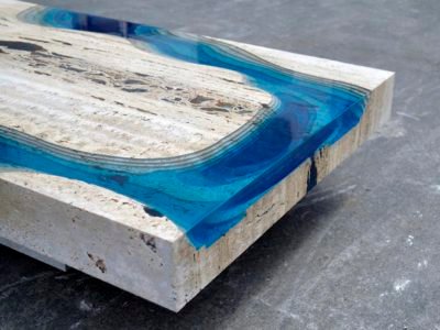 Lagoon, mesa de Alexandre Chapelin para La Table. Resina y materiales reciclados