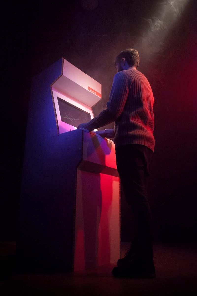 CBA-102, la máquina recreativa de cartón de Cardboard Furniture and Projects