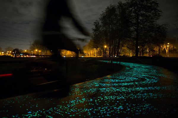 Van Gogh-Roosegaarde, el carril luminiscente para bicicletas