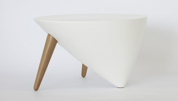Mesa teca, colección Trifeet. Chadko