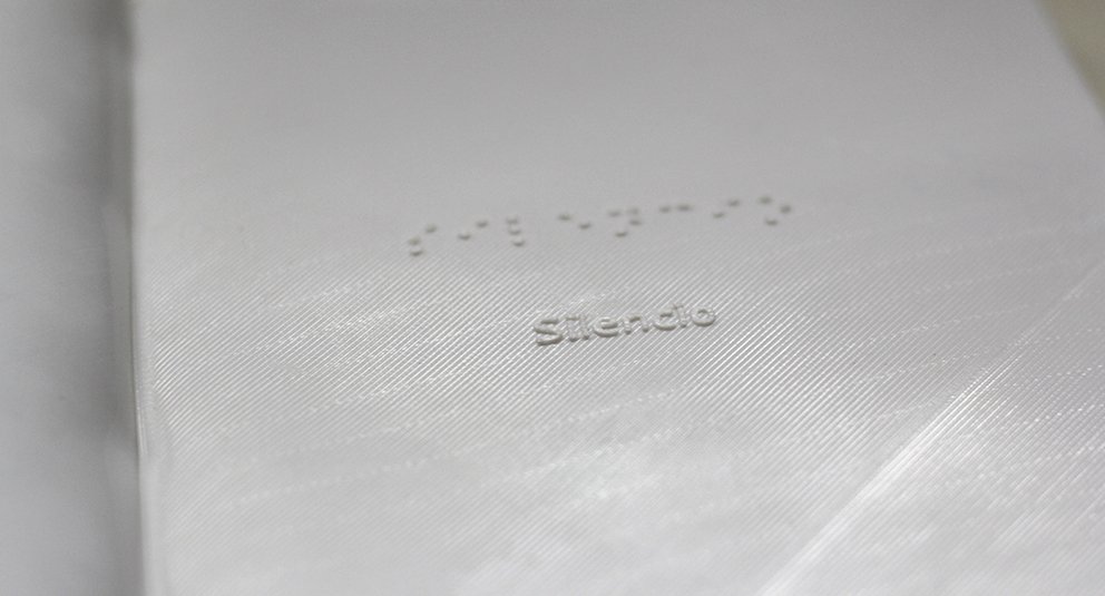 Silencio, poesías ilustradas para invidentes con tecnología 3D