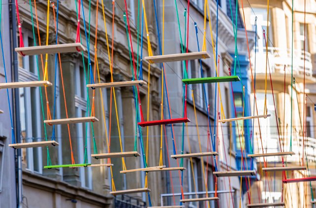 Swings, instalación con columpios de Max Mertens. La cara más lúdica de Luxemburgo