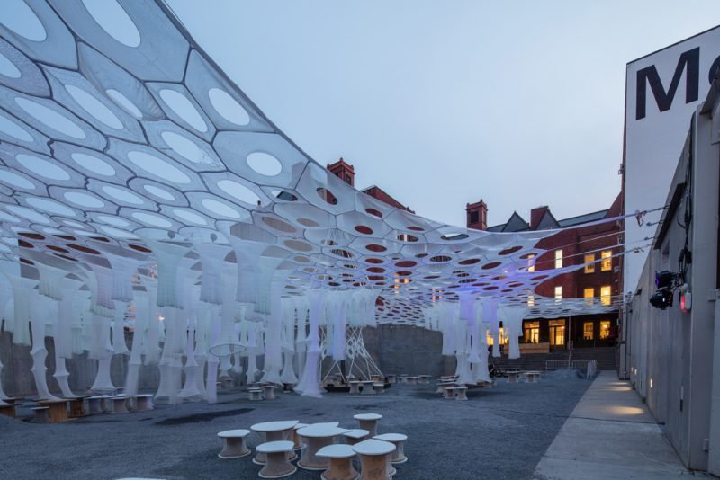 Lumen, de Jenny Sabin Studio, ganador del MoMA PS1 2017. Fotografía: Pablo Enriquez