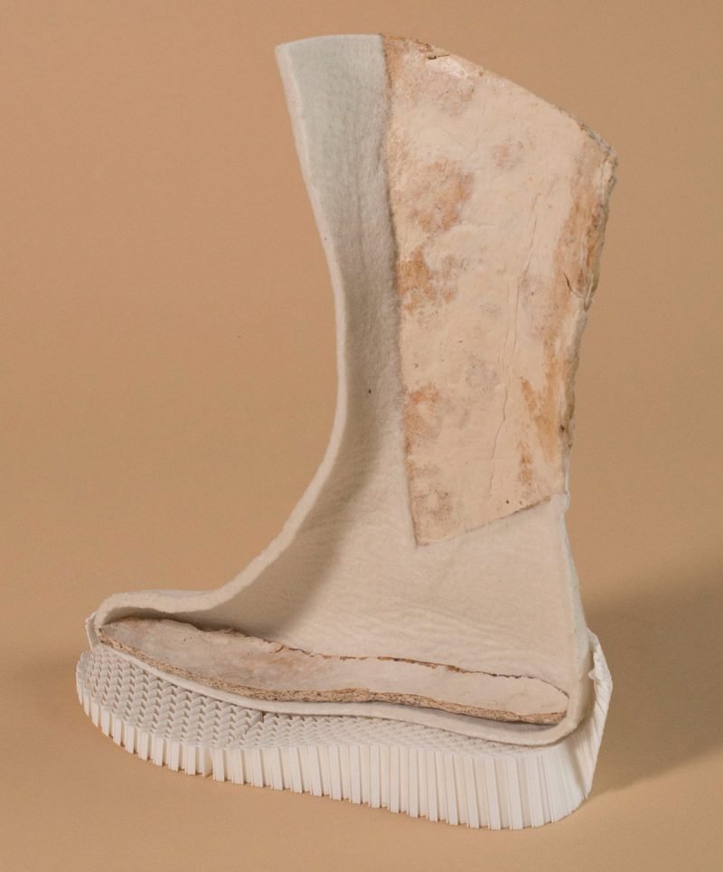 Las botas hechas de hongos de Liz Ciokajlo y Maurizio Montalti. Los nuevos materiales y el futuro de dos planetas