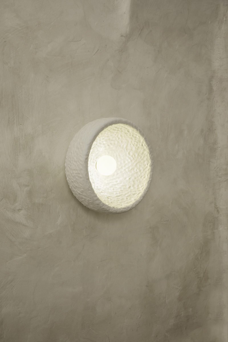 Following the Sun, luminarias y mobiliario de Yakusha Design. © Vova Klever