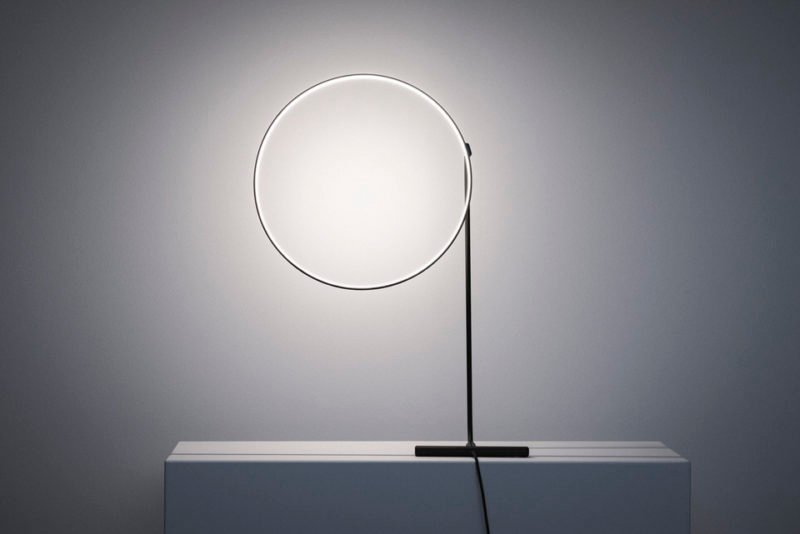 Robert Dabi crea Poise, una luminaria mínima, contemporánea y flexible