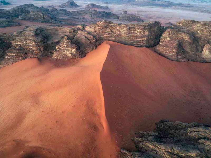 The Line: al futuro, en línea recta y a toda prisa