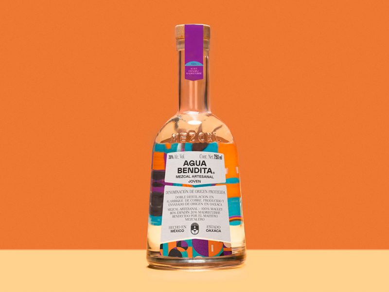 Futura desarrolla el branding de Agua Bendita. Diseño y mezcal mexicano