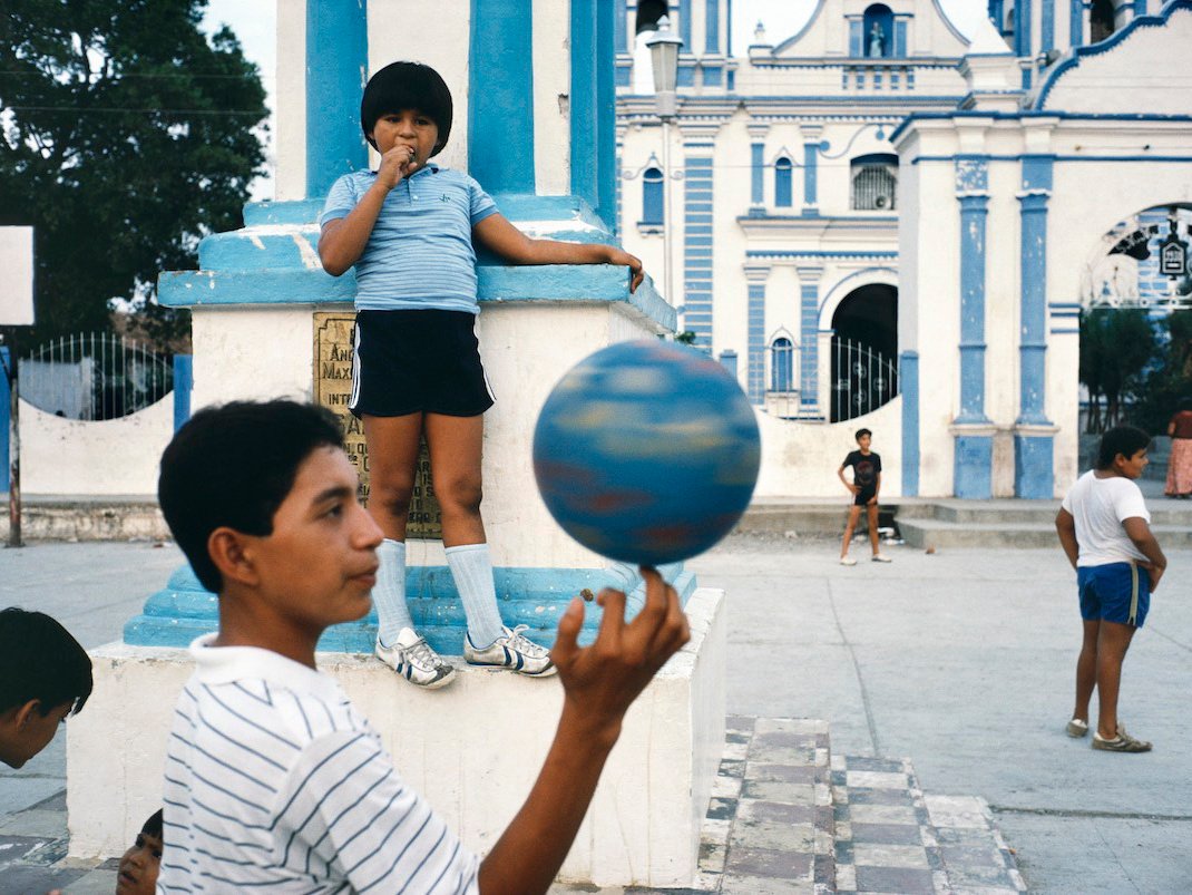 Rimas de reojo, una conversación visual entre Alex Webb y Rebecca Norris Webb