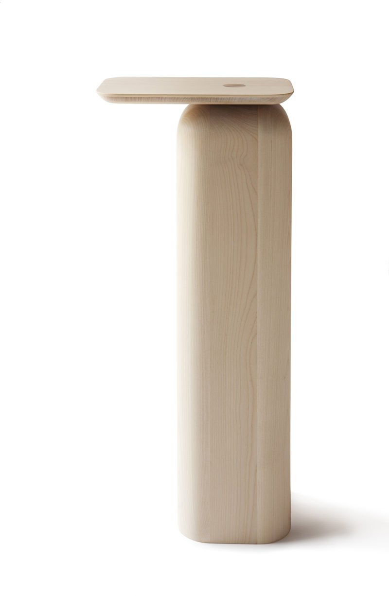 April, las mesas de Alfredo Häberli para Nikari