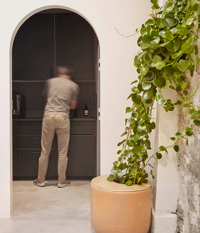 Lur, las macetas de Iratzoki & Lizaso para Alki. © Mito