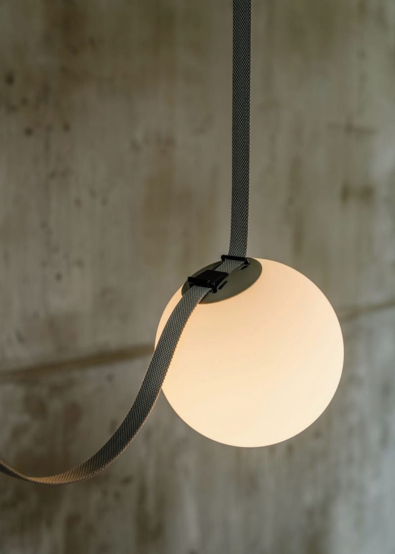 Plusminus, las disruptivas luminarias de Stefan Diez. Textiles conductores y versatilidad