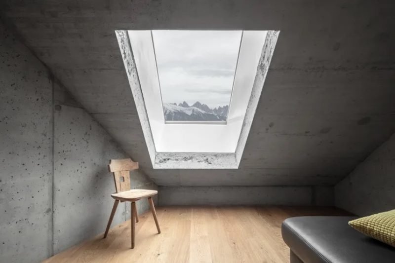 El refugio monolítico de Andreas Gruber en las cumbres de Bolzano