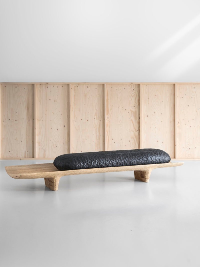 À La Dérive, la banqueta escultural de Ferréol Babin