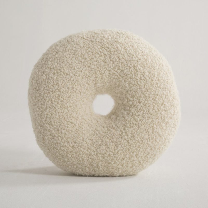 Baba, la colección de mobiliario toroidal de Emmanuelle Simon