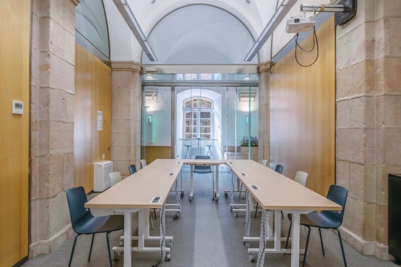 118 Studio convierte un antiguo convento en un centro de orientación juvenil