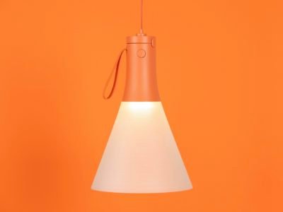 Vespertine, portátil y de suspensión. Una lámpara de Max Hausmann y Tim Schuetze