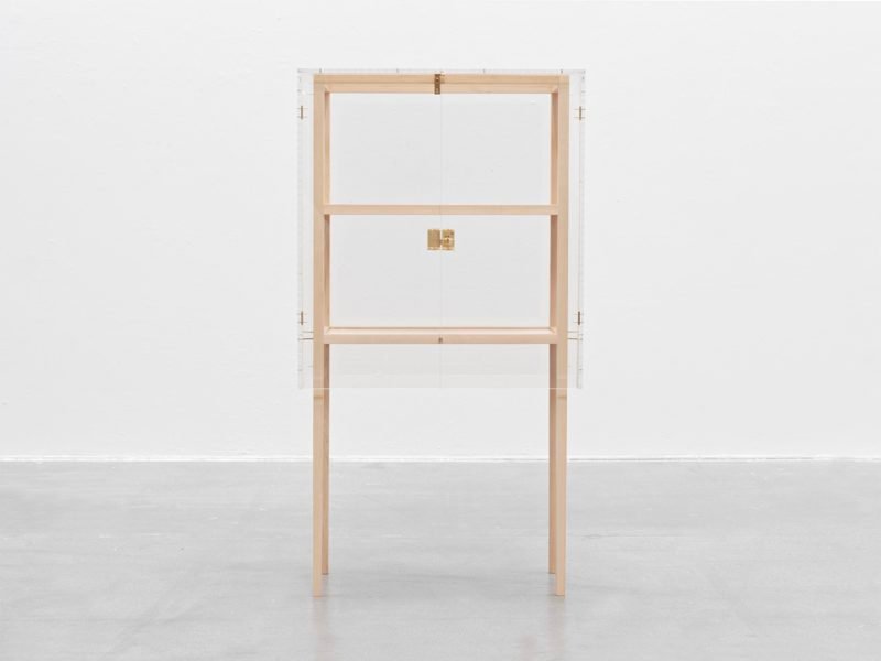 Frank, el armario transparente de Karl-Johan Hjerling y Karin Wallenbeck