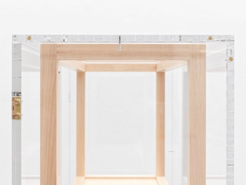 Frank, el armario transparente de Karl-Johan Hjerling y Karin Wallenbeck