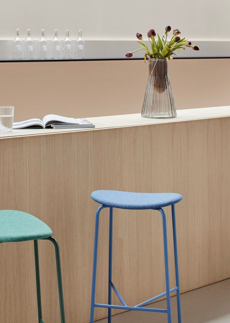 Hodei, el taburete superligero de Muka Design Lab