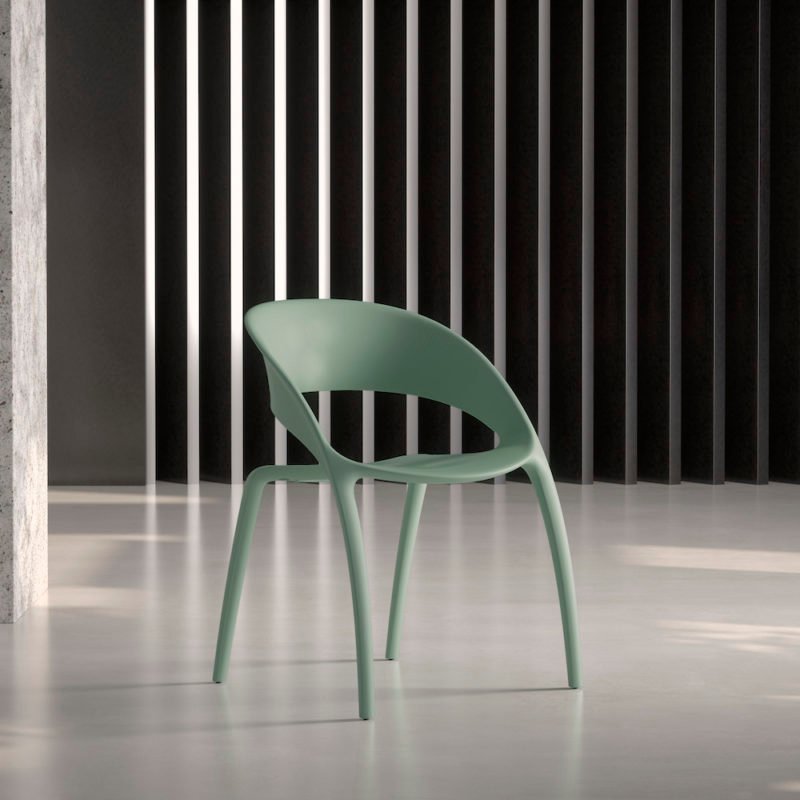 Vicent Berbegal firma Bee, la nueva silla de Actiu