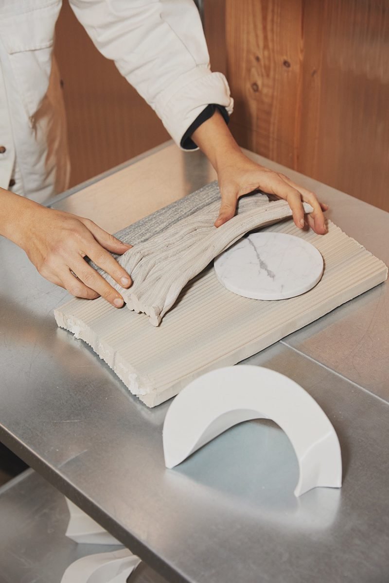 The New Raw se inspira en formaciones geológicas para dar vida a Stratum © Michele Margot