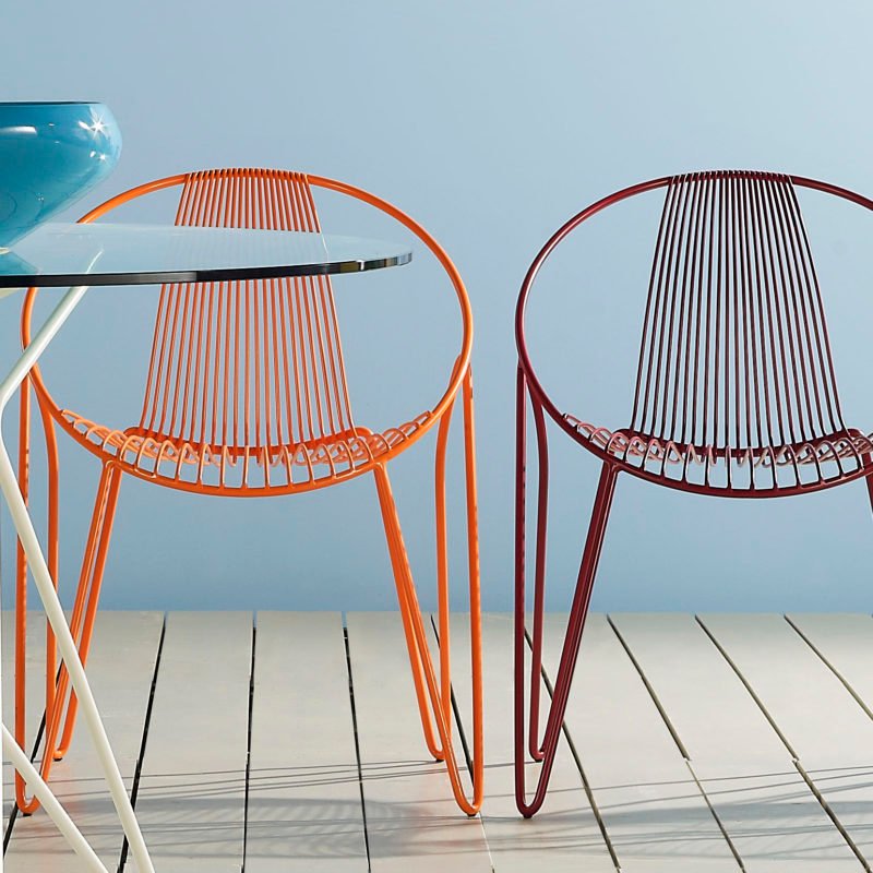 Madame O: ergonomía y acero en las sillas de jardín de Marcello Ziliani