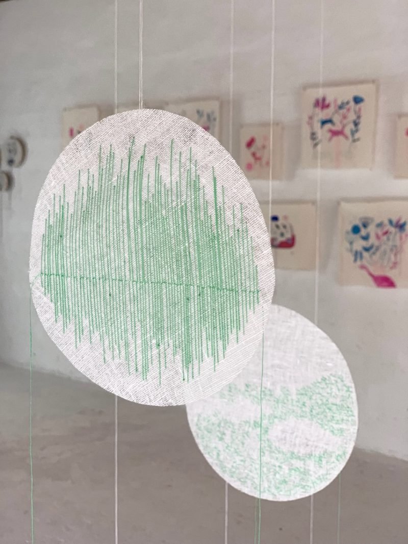 e deseo un patio: instalación textil de Victoria Díaz Saravia en Lugano