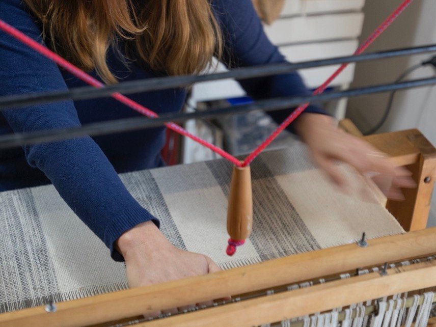 Reflejo Telar: 20 voces, 20 historias,… reveladas a través de trama y urdimbre