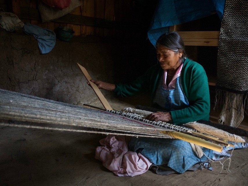Magia oaxaqueña de la mano de Abisai Navarro. El lujo de vestir artesanal y ancestral