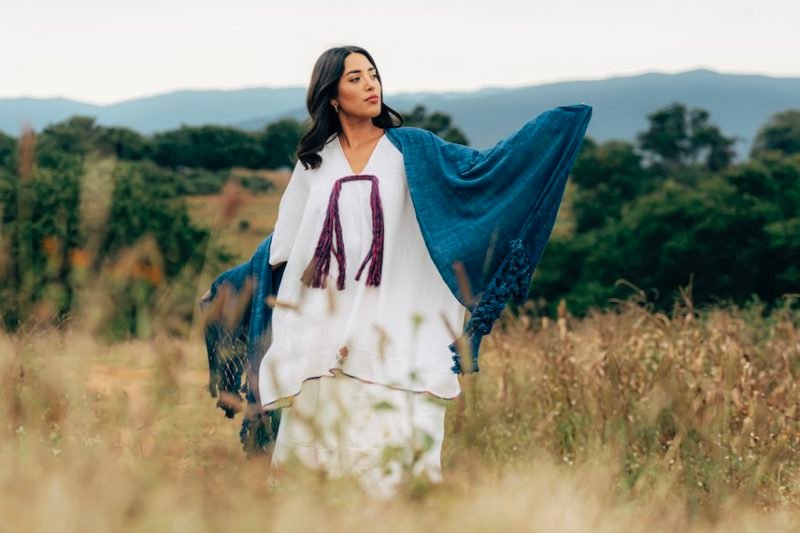 Magia oaxaqueña de la mano de Abisai Navarro. El lujo de vestir artesanal y ancestral