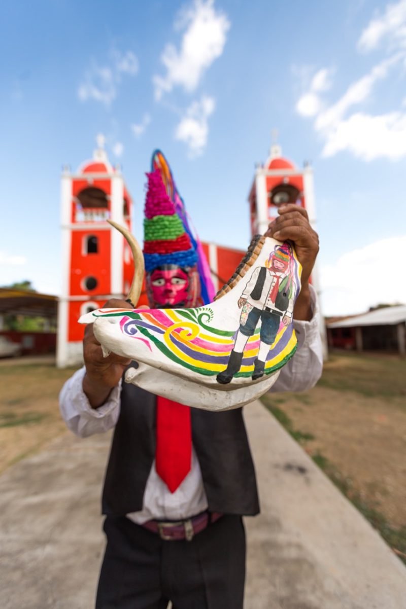 Magia oaxaqueña de la mano de Abisai Navarro. El lujo de vestir artesanal y ancestral