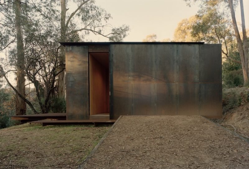 Sawmill, la "casita" del arbol de Robbie Walker en los antiguos bosques australianos © Tasha Tylee