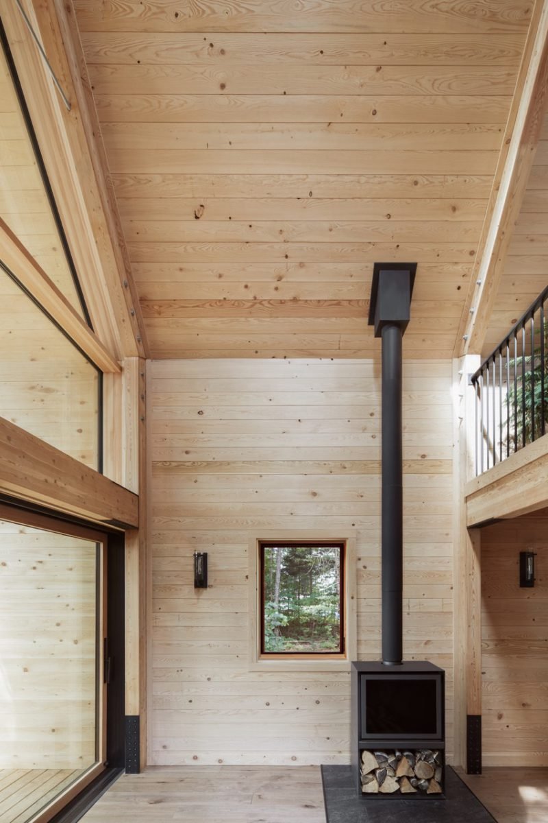 System 02, el refugio prefabricado definitivo. Un proyecto de The Backcountry Hut Company © Russell Dalby