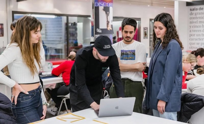 Becas Másters Elisava 2025: 25 becas del 50% del importe de cada máster