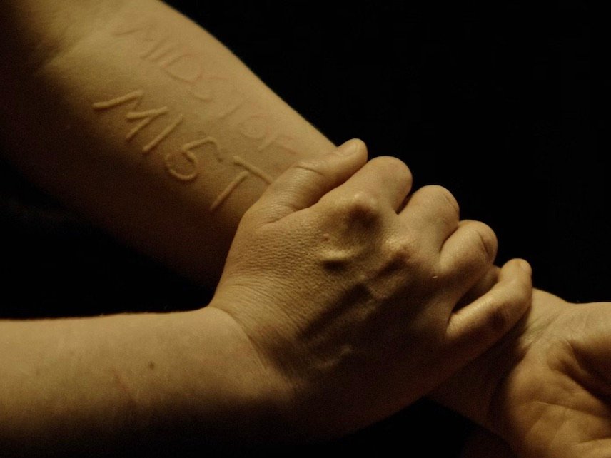 Escrito en el cuerpo. El sonido gótico de Jonathan Barnbrook