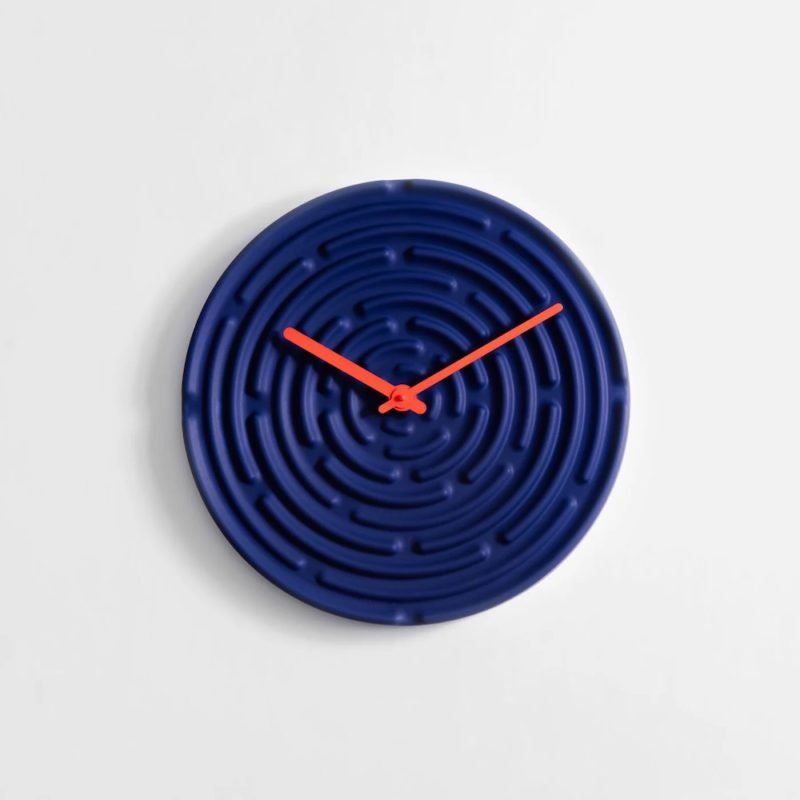 Minos, el laberíntico reloj de pared de Manon Novelli