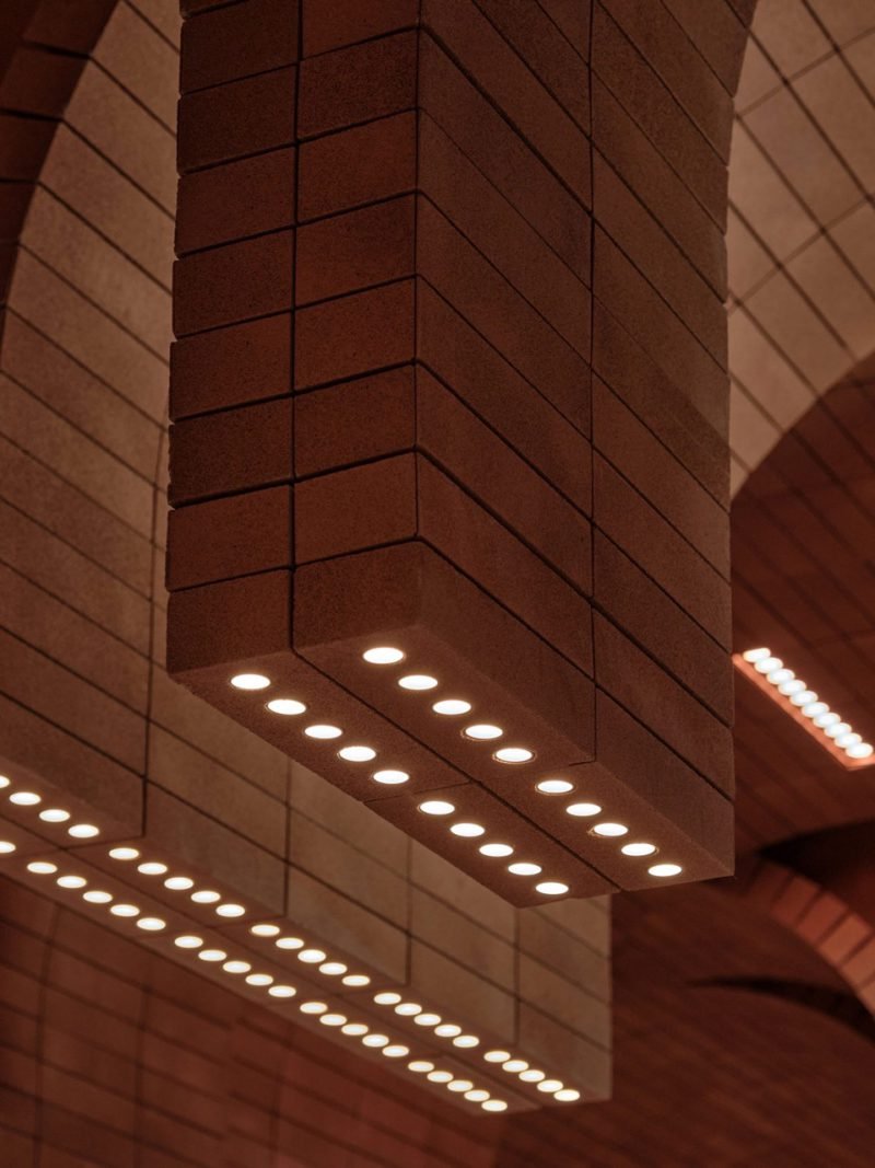 One Plus Partnership, el mar y un homenaje arquitectónico a lo Escher