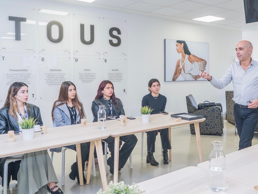 TOUS, Elisava, dos becas y mucho, mucho diseño