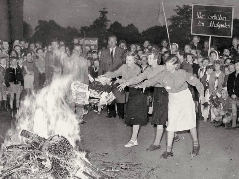 La columna de Eugenio Vega: ¿Un mundo sin libros?