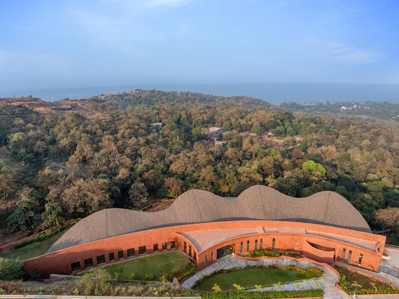 Crest Nine: comunidad y paisaje en India